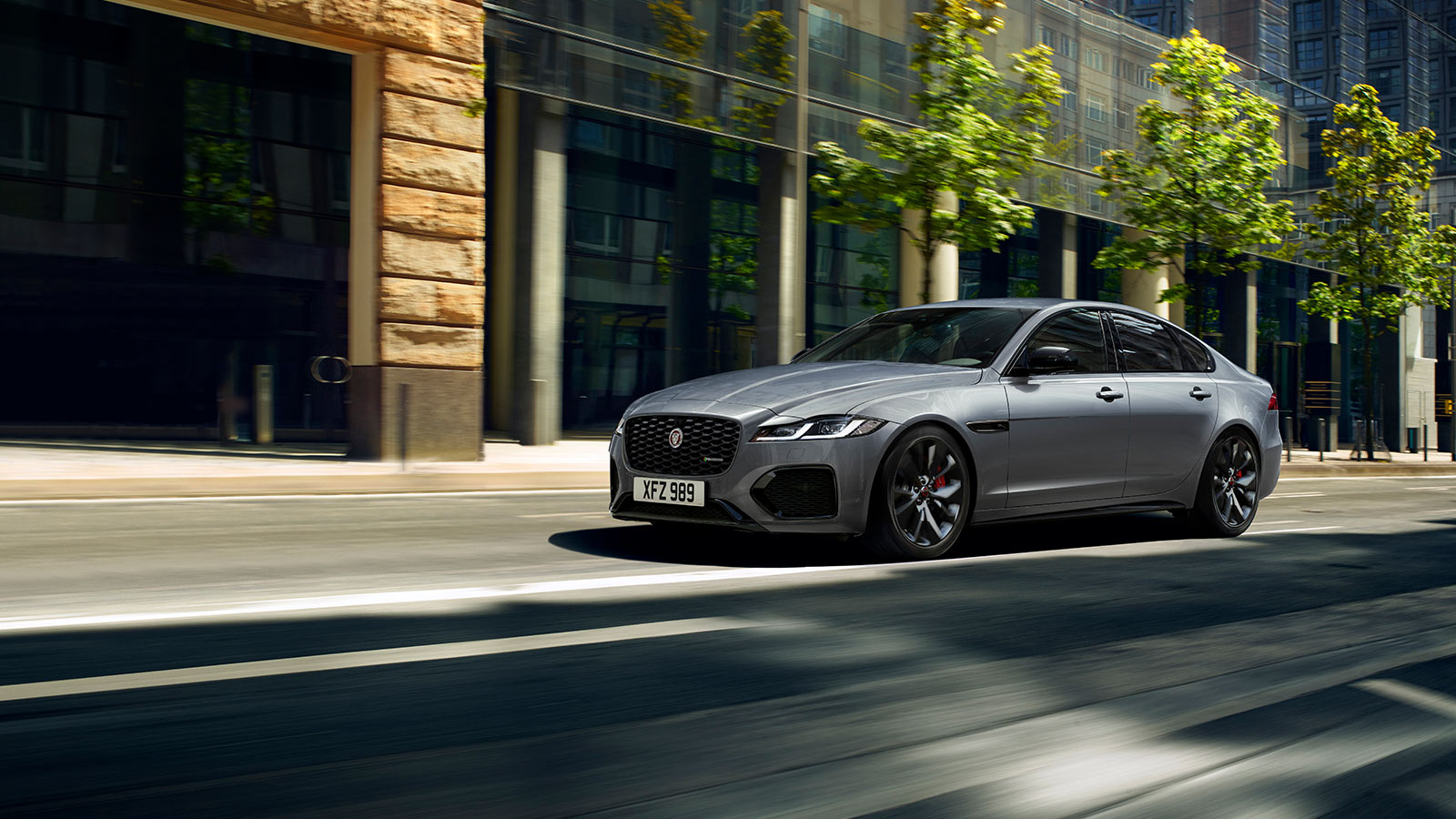 XF R-DYNAMIC
<br>BLACK